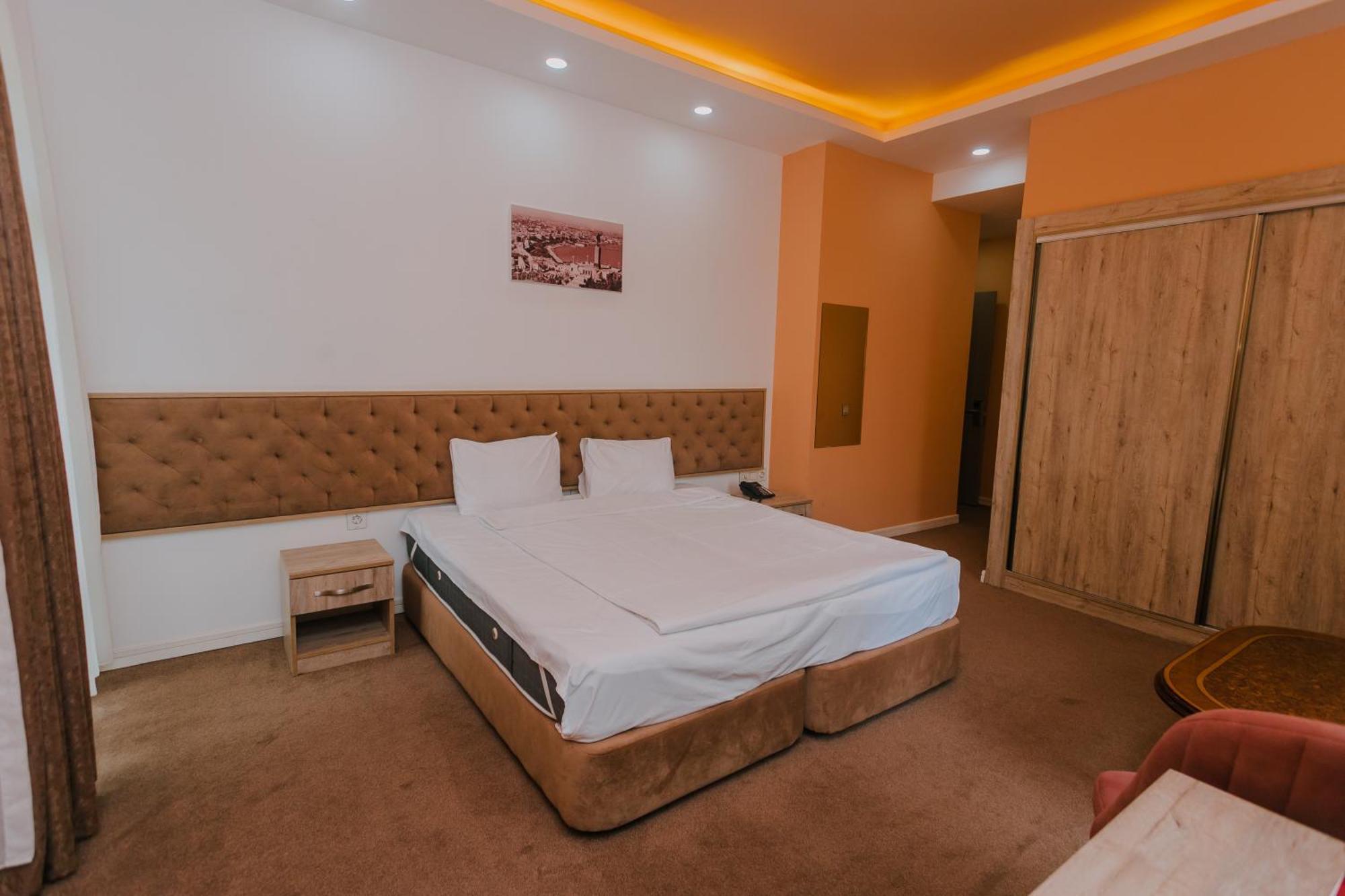 Madina-Zamzam Halal Hotels Group Баку Екстер'єр фото
